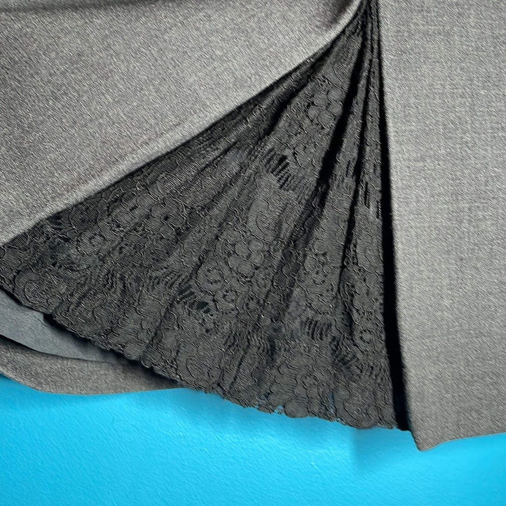 3 for $15 Dark academia Ann Taylor skirt with lace insert 6